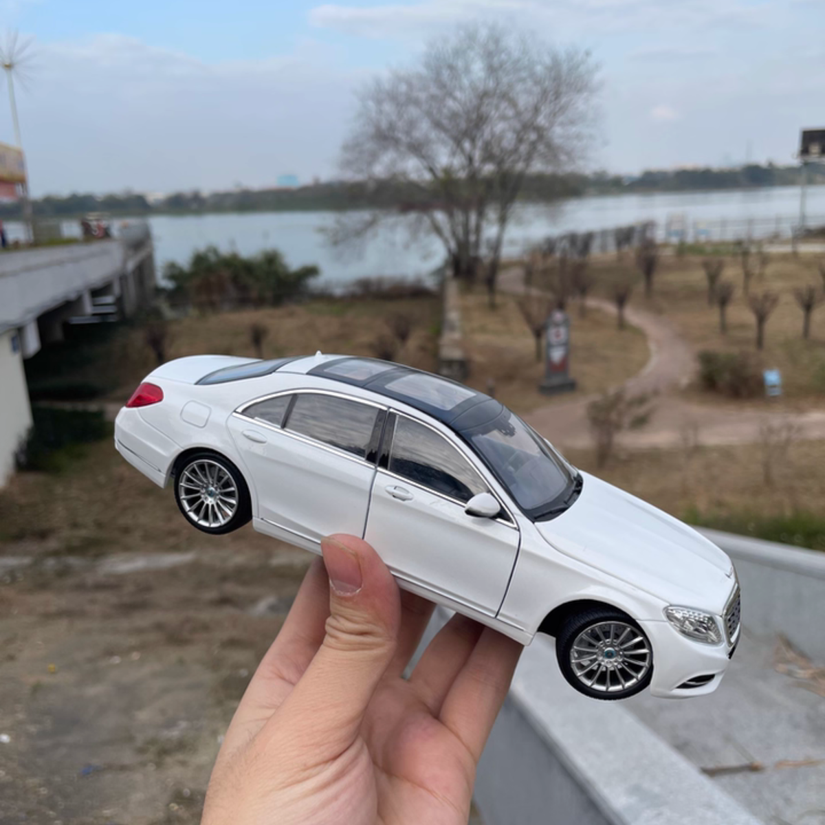 Custom License Plate 1:24 Mercedes-Benz S-Class Simulation Alloy Car Model