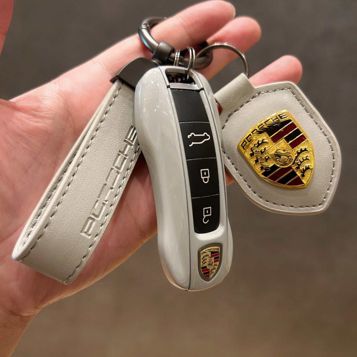 Porsche Key Case Set – Glossy Shell with Wrist Strap and Crest Keychain for Macan, Cayenne, Panamera, 911, Taycan and 718