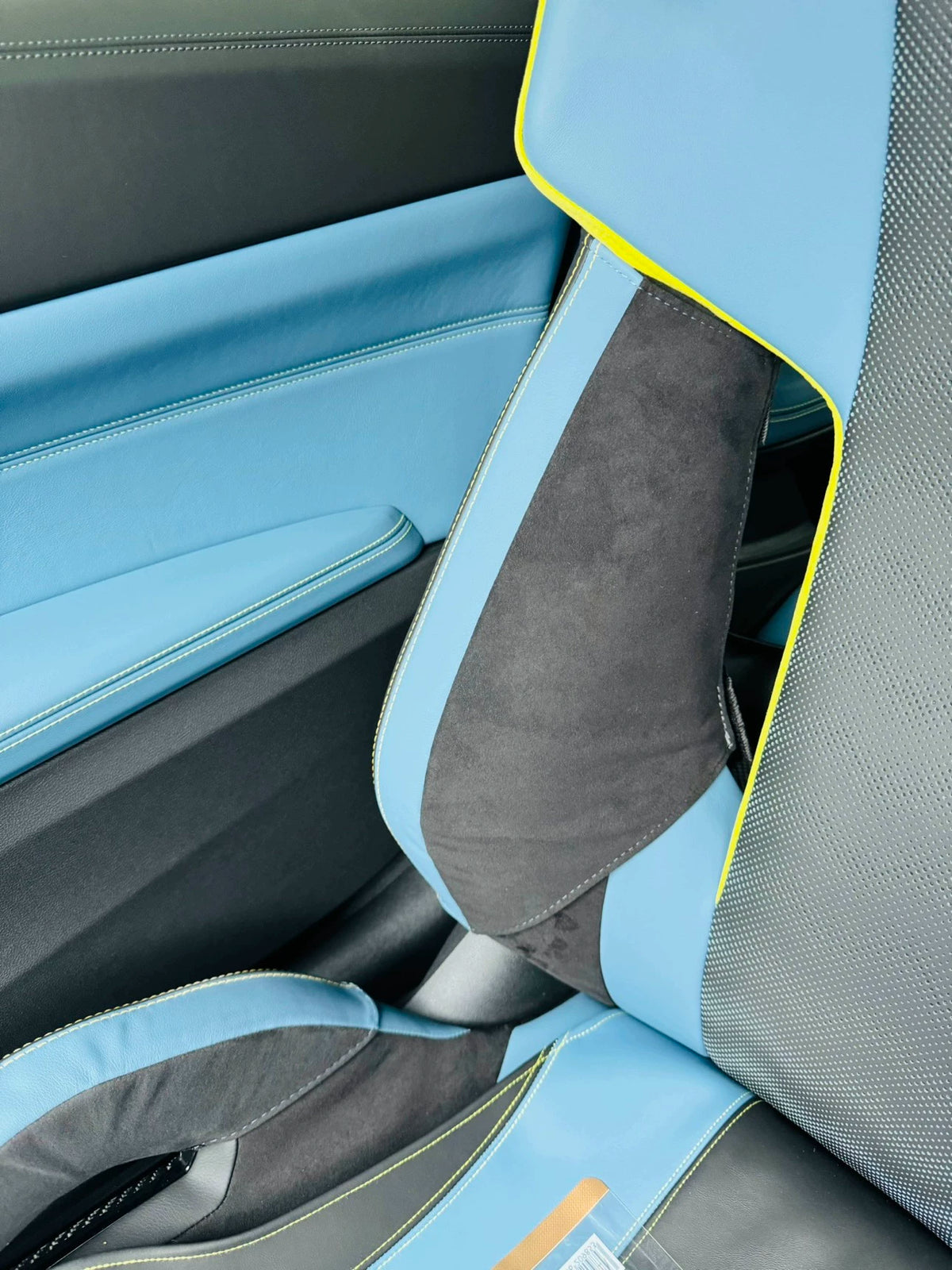 BMW G8XM2M3M4 carbon fiber bucket seat, leather side waist, side wing waist, protective sleeve embedded and hidden installation