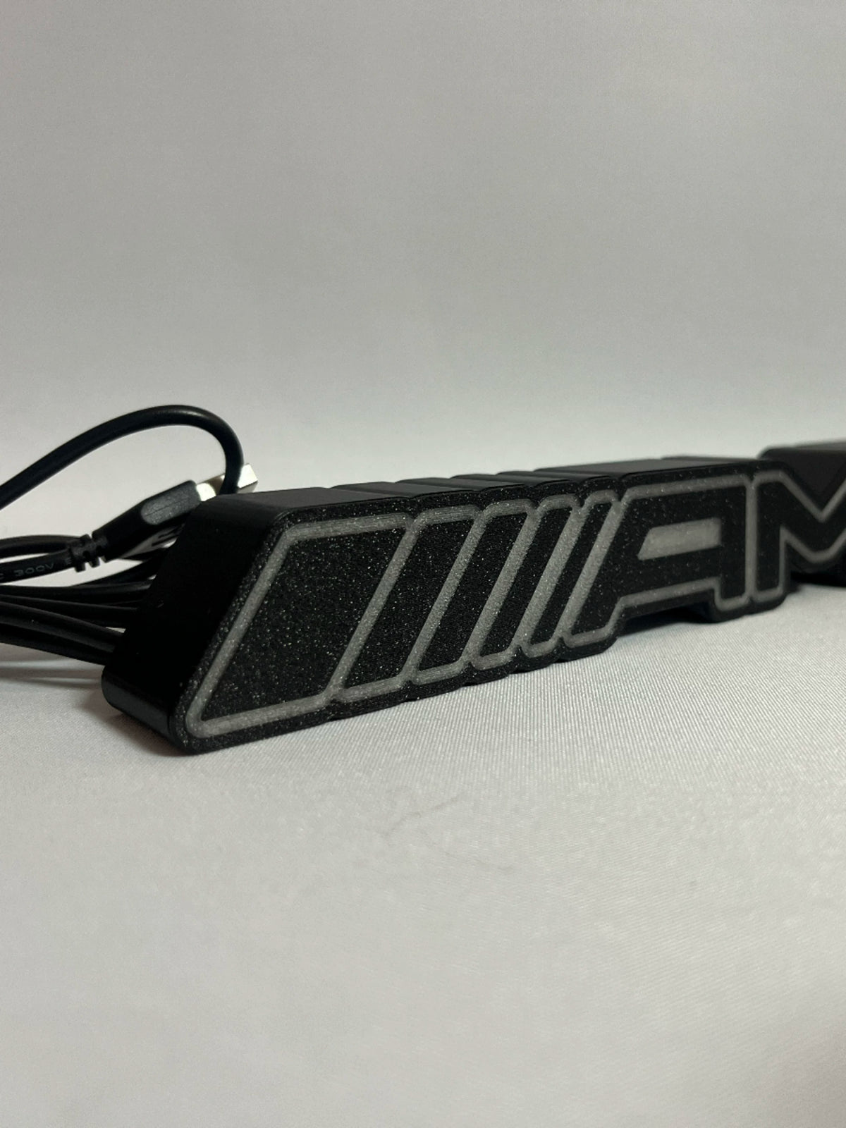 Mercedes-AMG emblem lamp with USB power cable