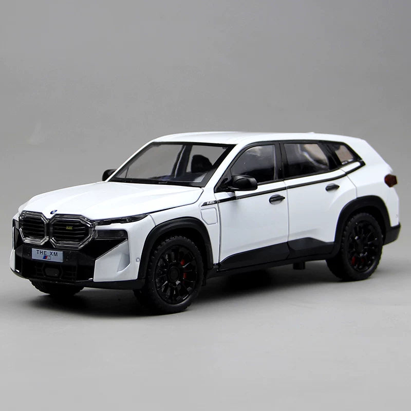 White 1:24 BMW XM diecast model – Model Only
