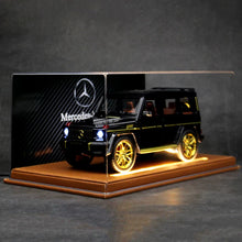 Modelo a escala 1:24 Mercedes-AMG G63 – Edición coleccionista Signature iluminada