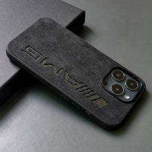 Funda de ante y carbono Mercedes-AMG y BMW M Power para iPhone – Edición Signature Performance