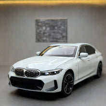 Коллекционная модель BMW 3 серии 325Li (G20) в масштабе 1:24 из металла — версия с индивидуальным номерным знаком