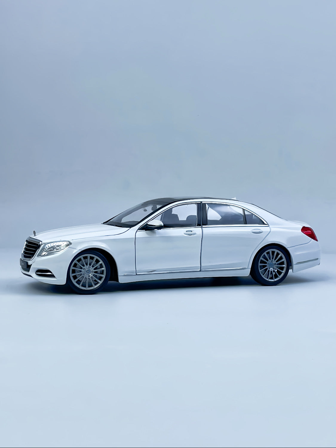 Custom License Plate 1:24 Mercedes-Benz S-Class Simulation Alloy Car Model