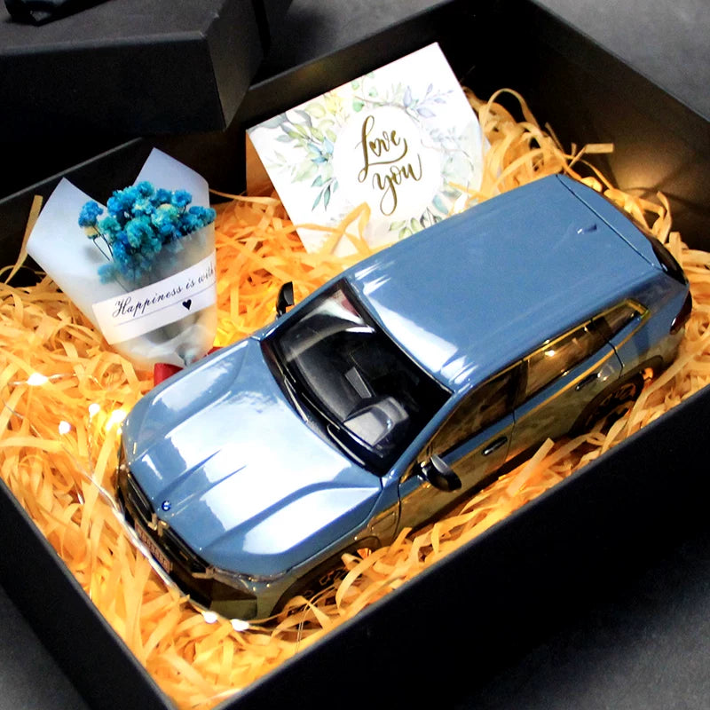 Blue 1:24 BMW XM diecast model – LED Gift Box with Card