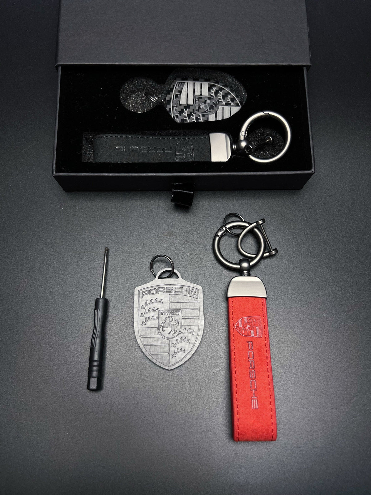 Porsche carbon fiber crest keychain gift box set